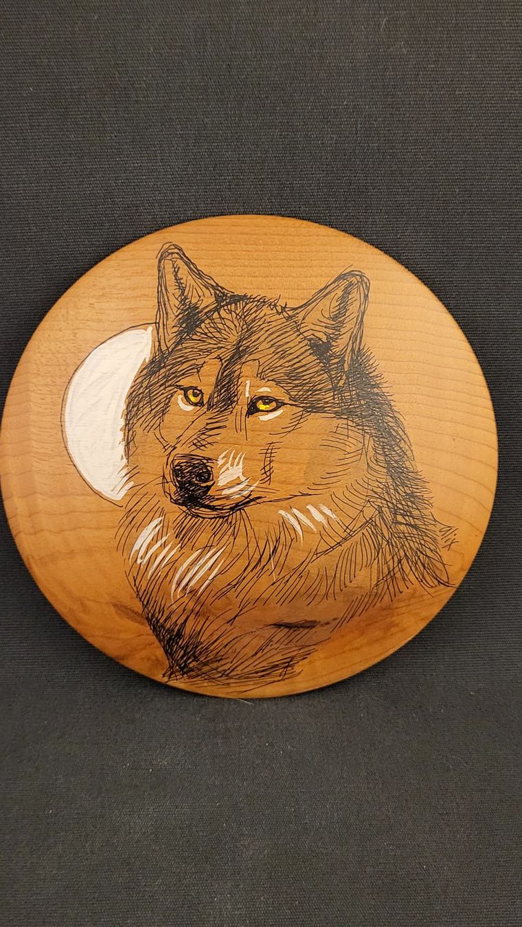 Statuette: Handgemaltes Wolf-Bild "Swede's Myrtlewood" – Usato da Basel venduto da spinne02
