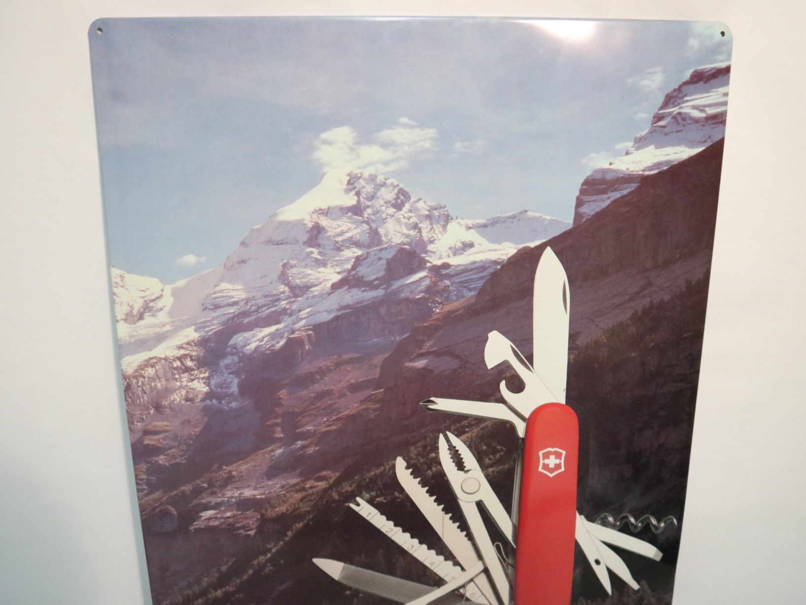 Victorinox Schilder: Grosses Victorinox Blechschild 60cm x 40cm – Gebraucht aus Eschenbach SG von Astalavista 1