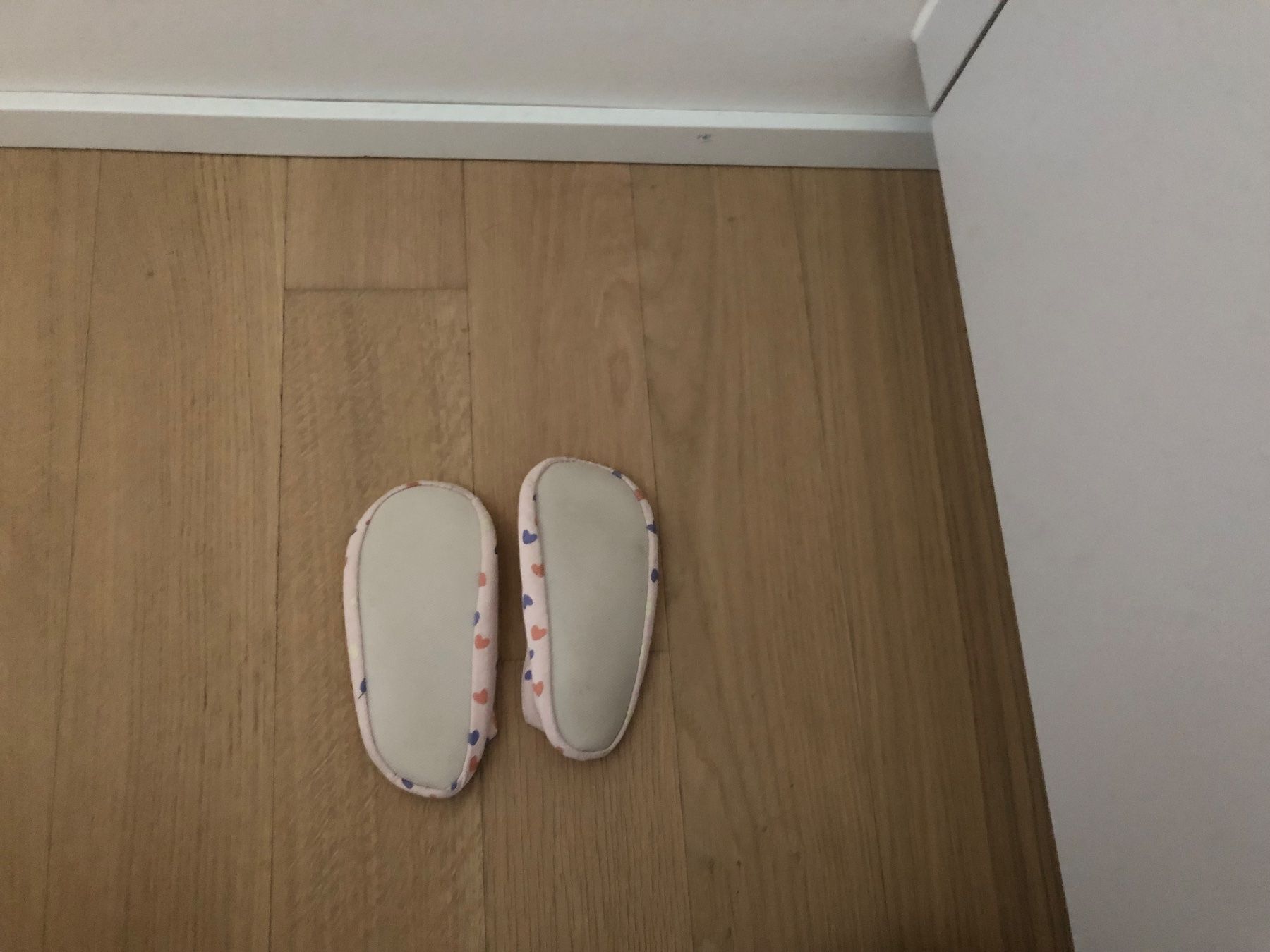 Schuhe für Jungen: Kinderhausschuhe oder Kindergymnastikschuhe – Gebraucht aus Zürich von joa_xg9v 1
