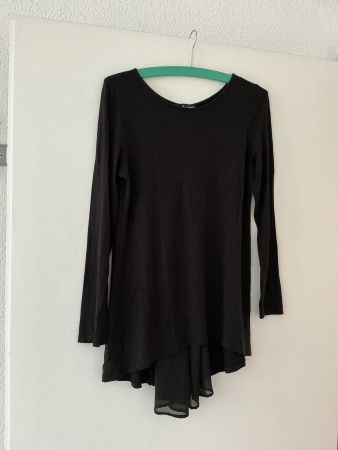 Wunderschönes Langarm-Shirt mit Tüll-Einsatz am Rücken