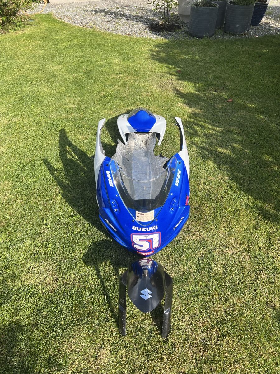 Suzuki Strasse: Rennverkleidung Suzuki GSX-R 750 k7 – Gebraucht aus Ried-Brig von sandraa13 3