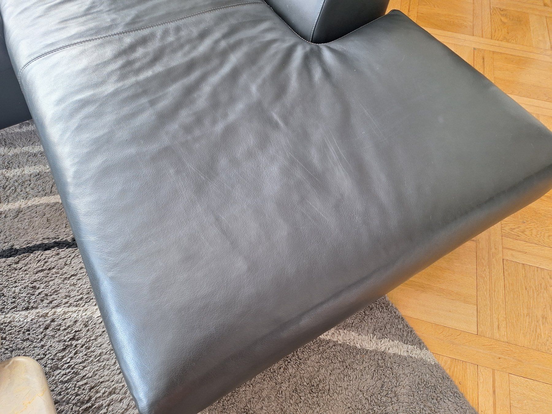 Divani: Schwarzes Ledersofa gebraucht – Usato da Chur venduto da Spacecat 6