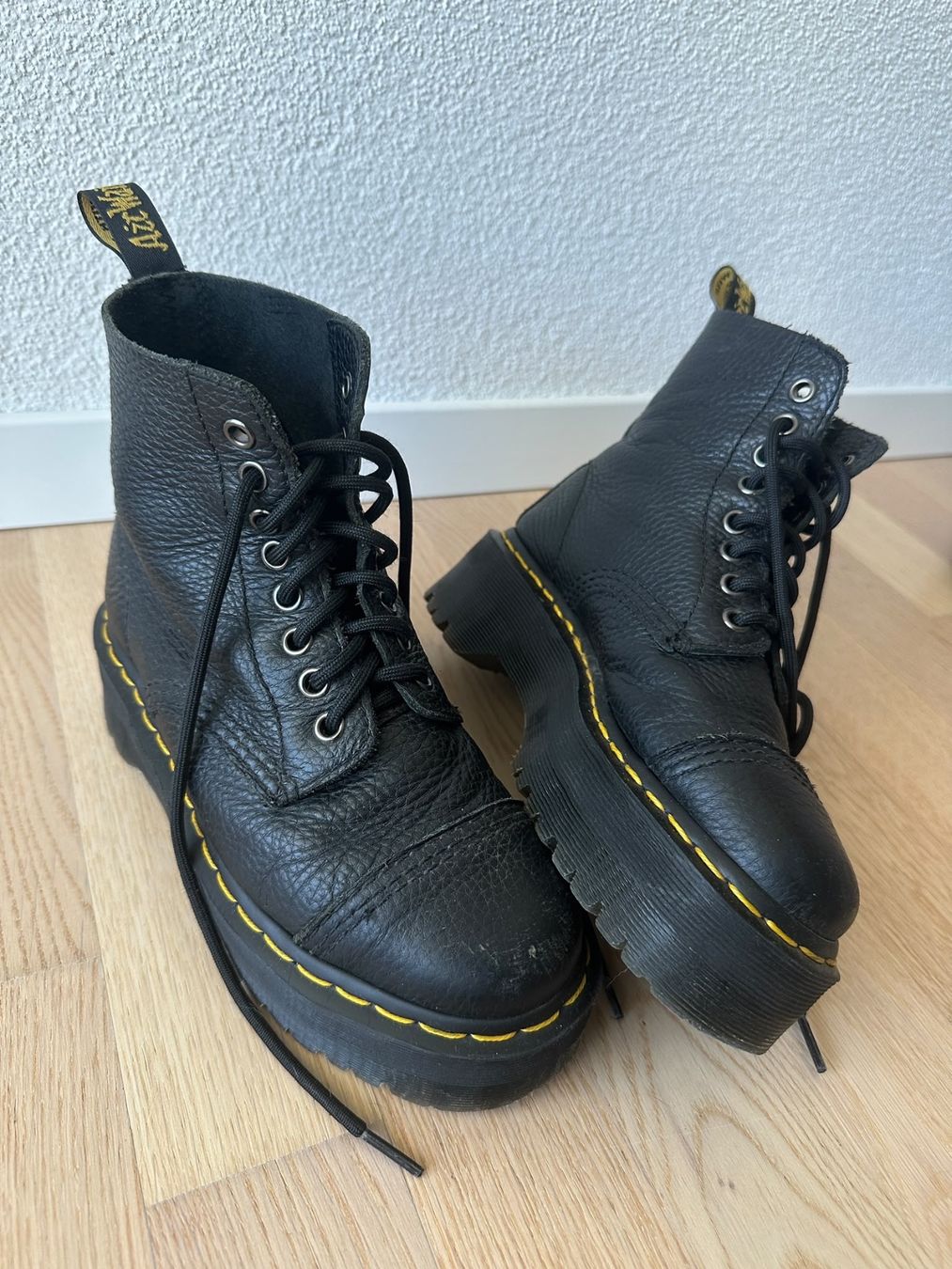 Dr. Martens Scarpe da donna: Dr. Martens Sinclair Plateaustiefel Gr. 36 – Usato da Beringen venduto da Nikto 2