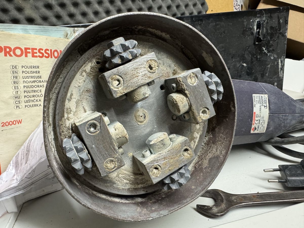 Smerigliatrici & Lucidatrici: Bouchardeuse Sparky RTool 150 2.0kW – Usato da Brügg BE venduto da Goob 4