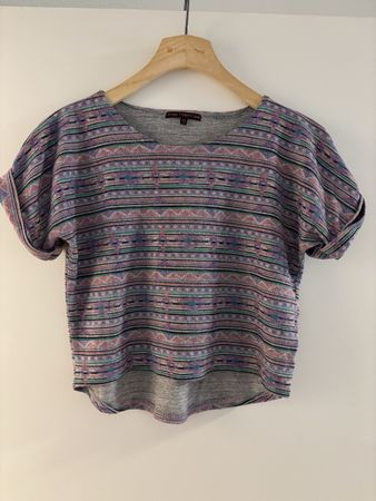 Kurzes Shirt