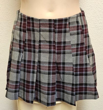 STRADIVARIUS Faltenrock mit integrierter Shorts – Gr. S (EU 