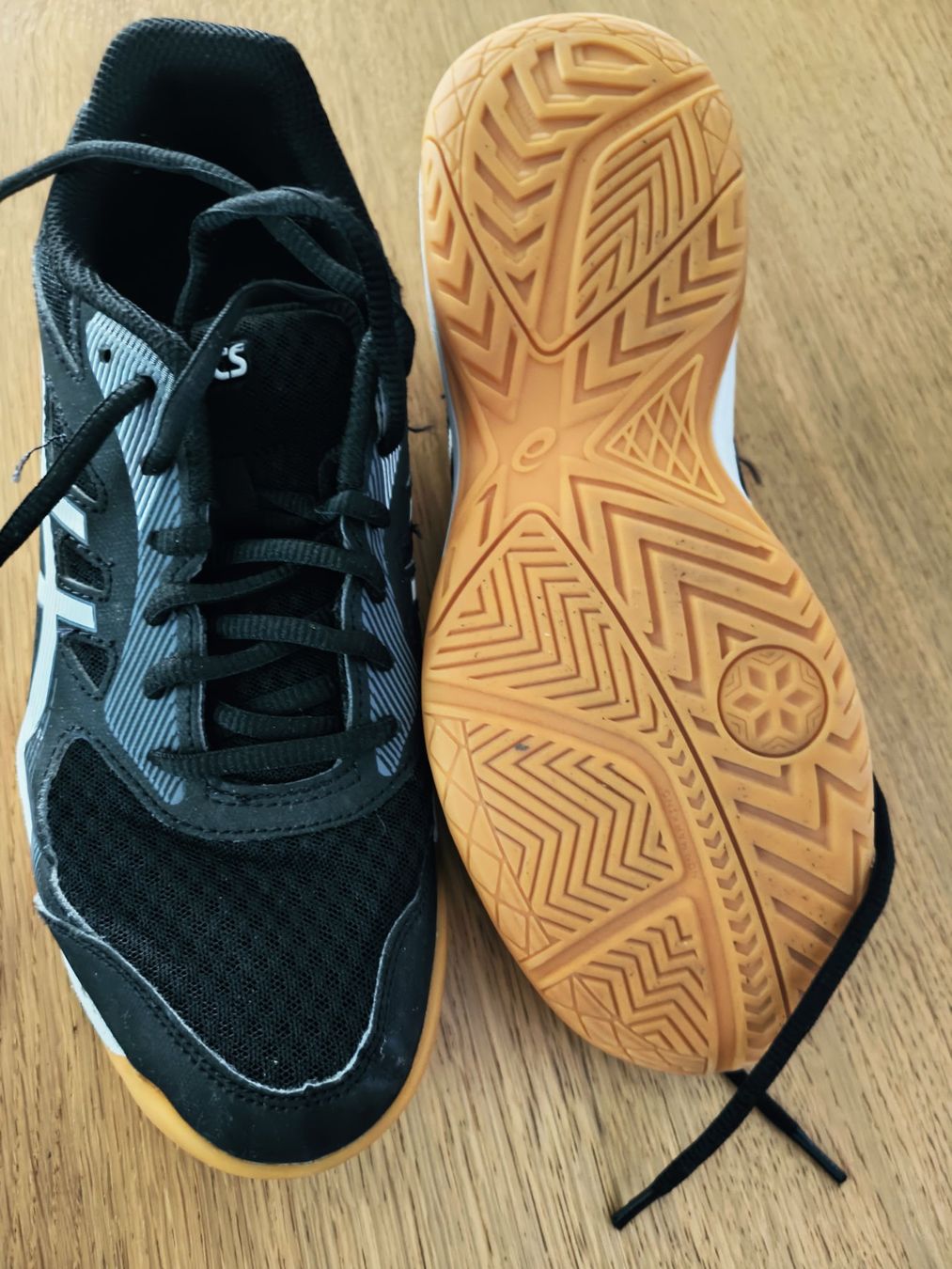 Asics Herrenschuhe: Hallenschuh Asics Gr. 40.5 – Gebraucht aus Stein AR von bigjohn82 1
