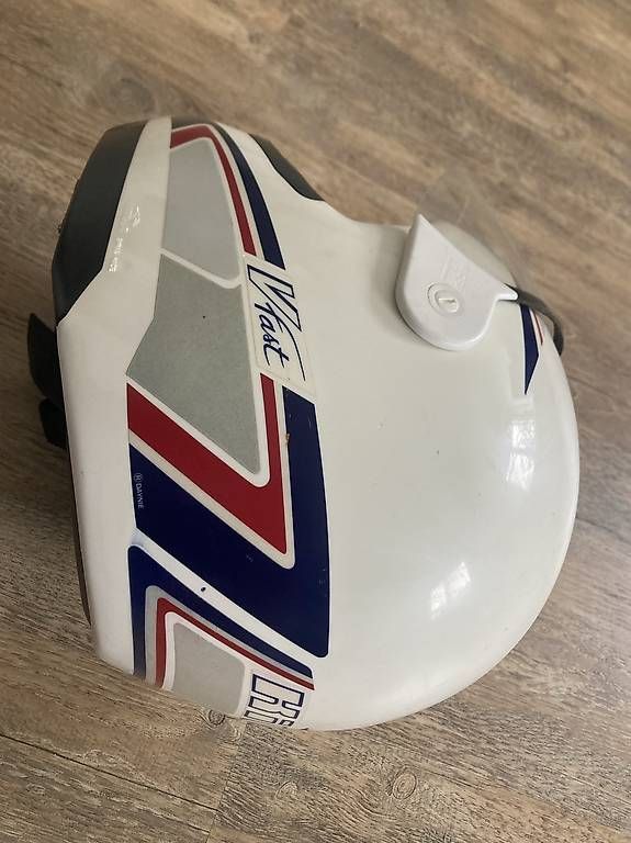 Helme & Visiere: Helm – Gebraucht aus Uzwil von Jimmy1971 2