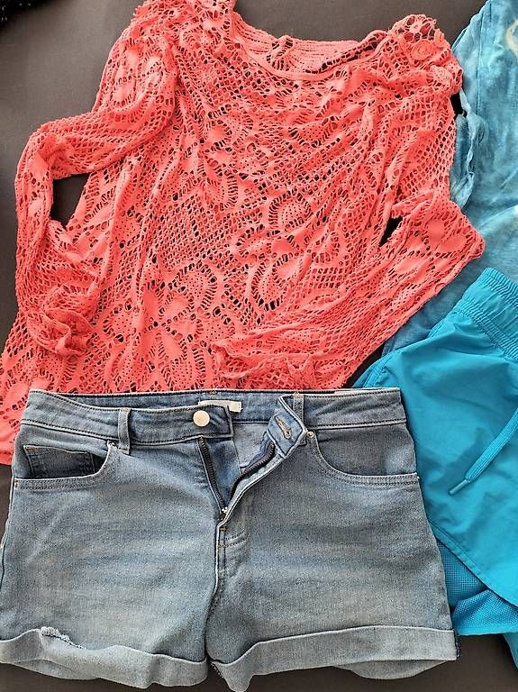 Lotti di vestiti: T-Shirt, kurze Hose / Shorts – Usato da Amriswil venduto da cbe_cr6q 2