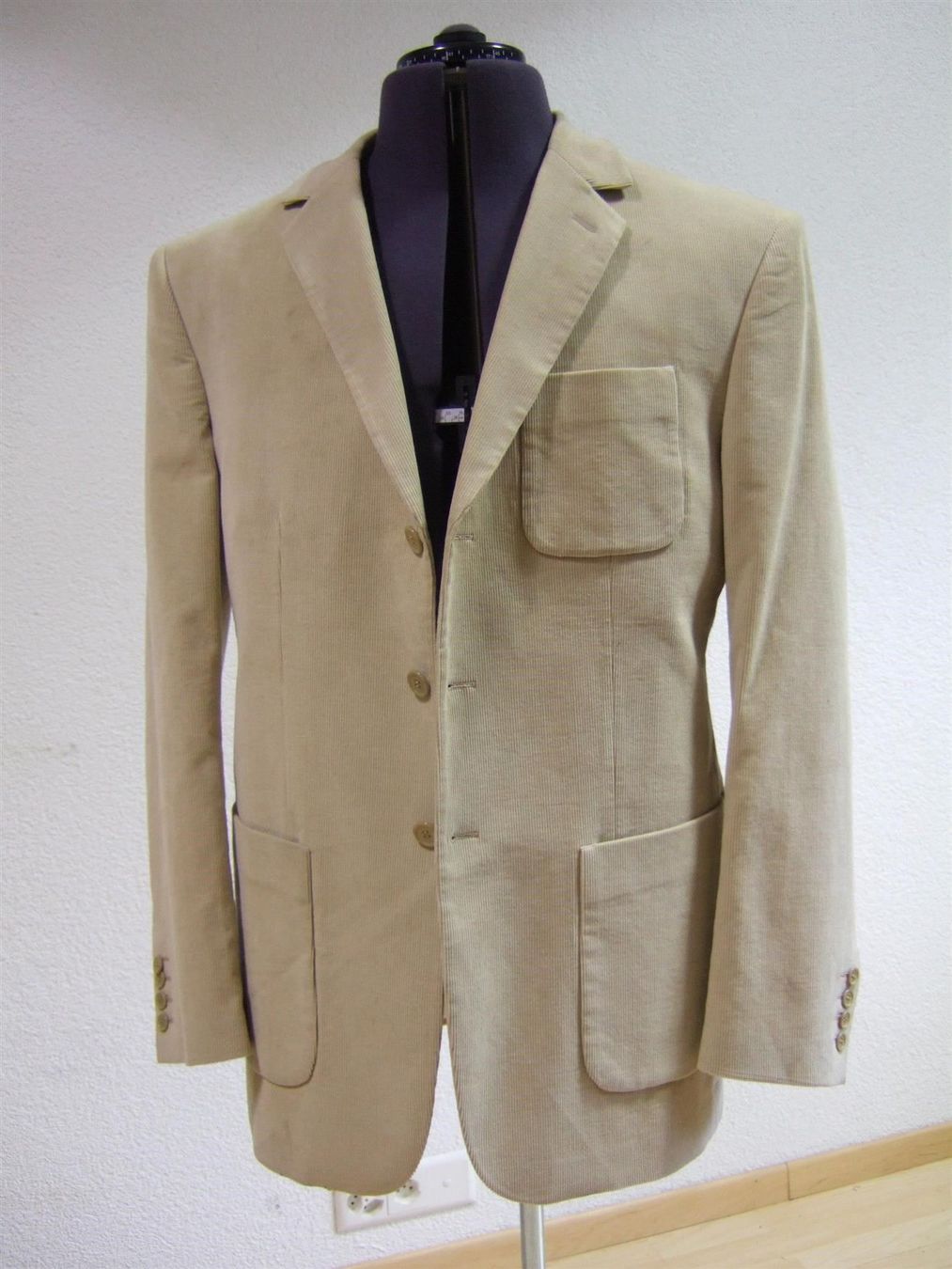 Giacche: Herren Jacke Cord Grösse 56-60 – Nuovo (secondo la descrizione) da Langnau am Albis venduto da Chinareto