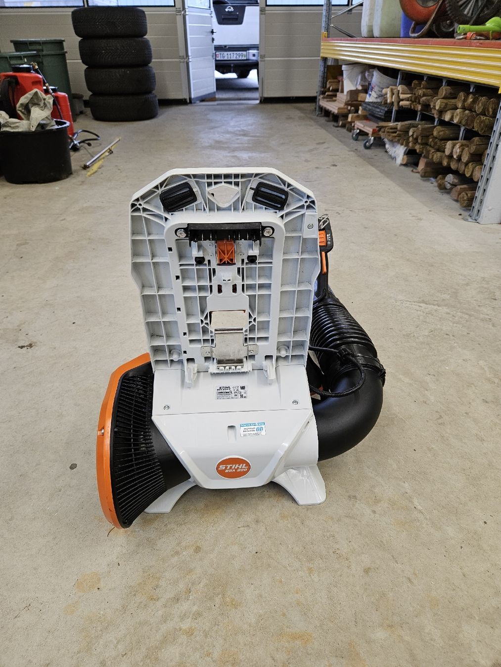 Stihl Soffiatori & Aspiratori per foglie: Stihl BGA 300.0 - neuwertig – Usato da Bichelsee venduto da Surli1 3