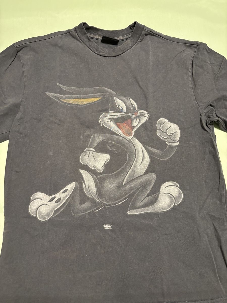 T-shirt: LFDY Bugs Bunny Grau – Usato da Zürich venduto da Lee_z8vs