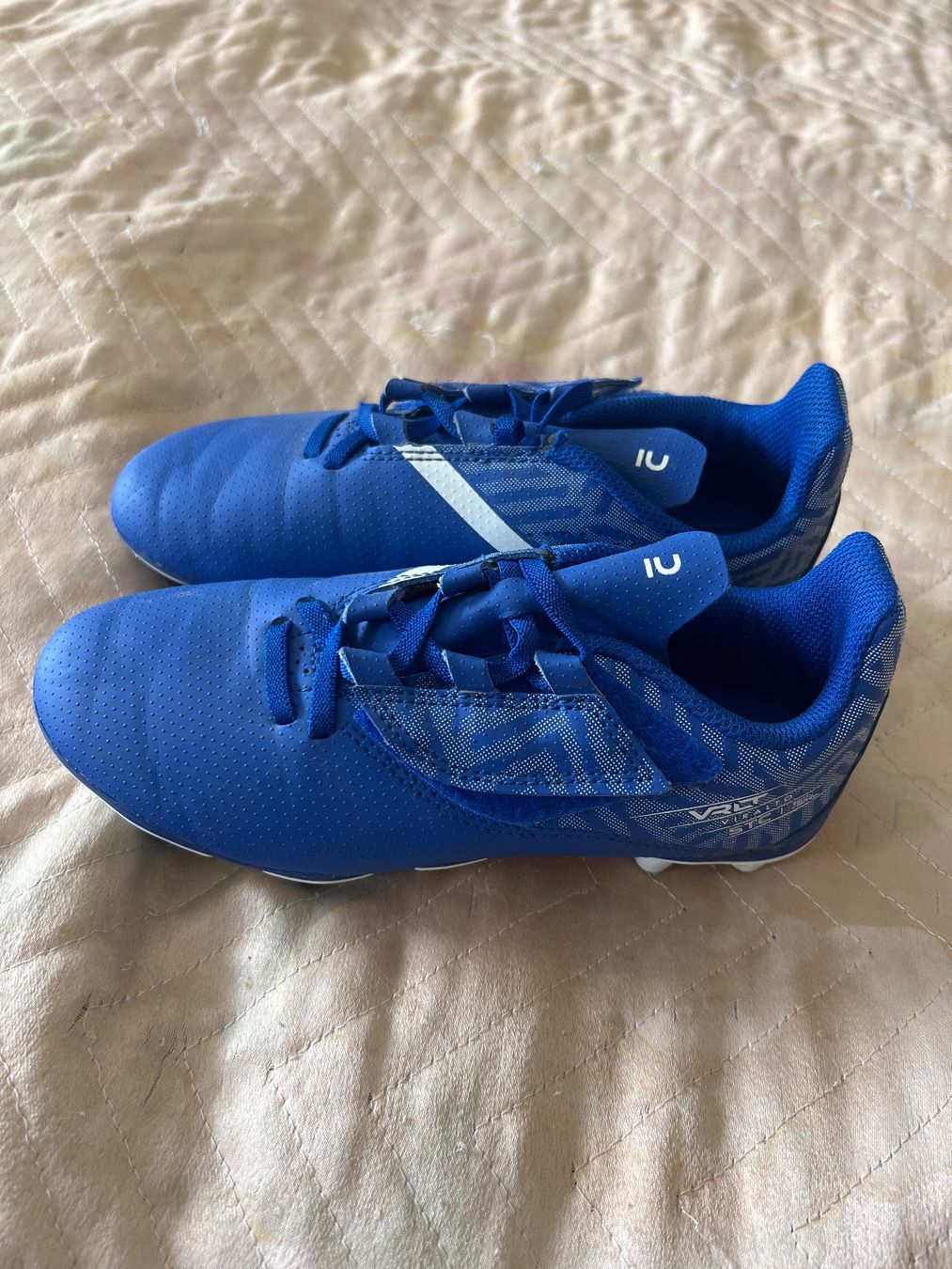 Decathlon Scarpe per ragazzi: Fussballschuhe – Usato da Herisau venduto da Bilyana13 1