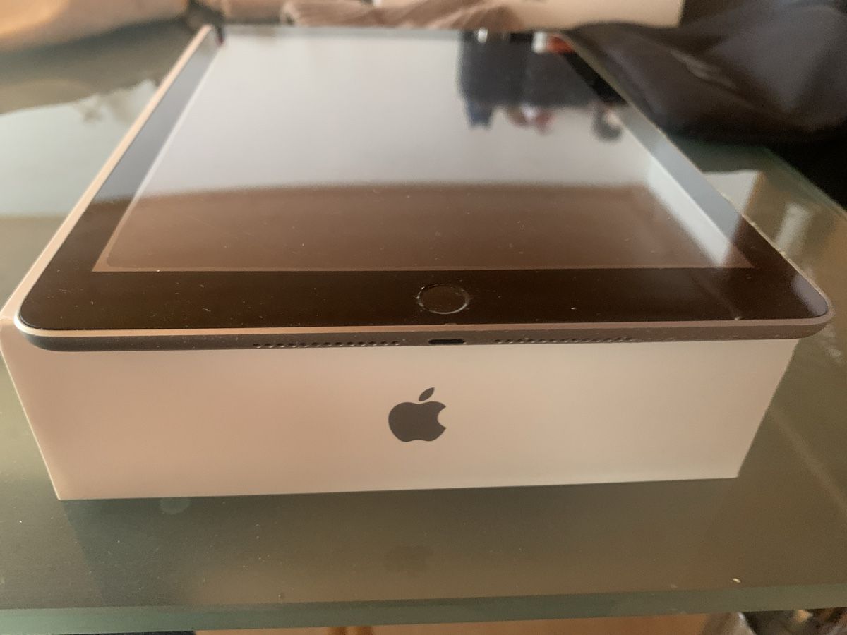 Apple Tablet PC: iPad – Usato da Wassen UR venduto da carlosmendes01