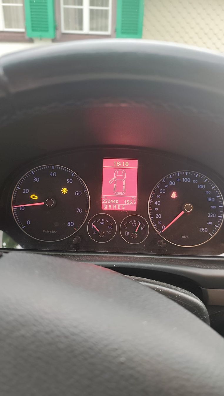 VW Automobili: VW Turan – Usato da Oberuzwil venduto da auto15 3