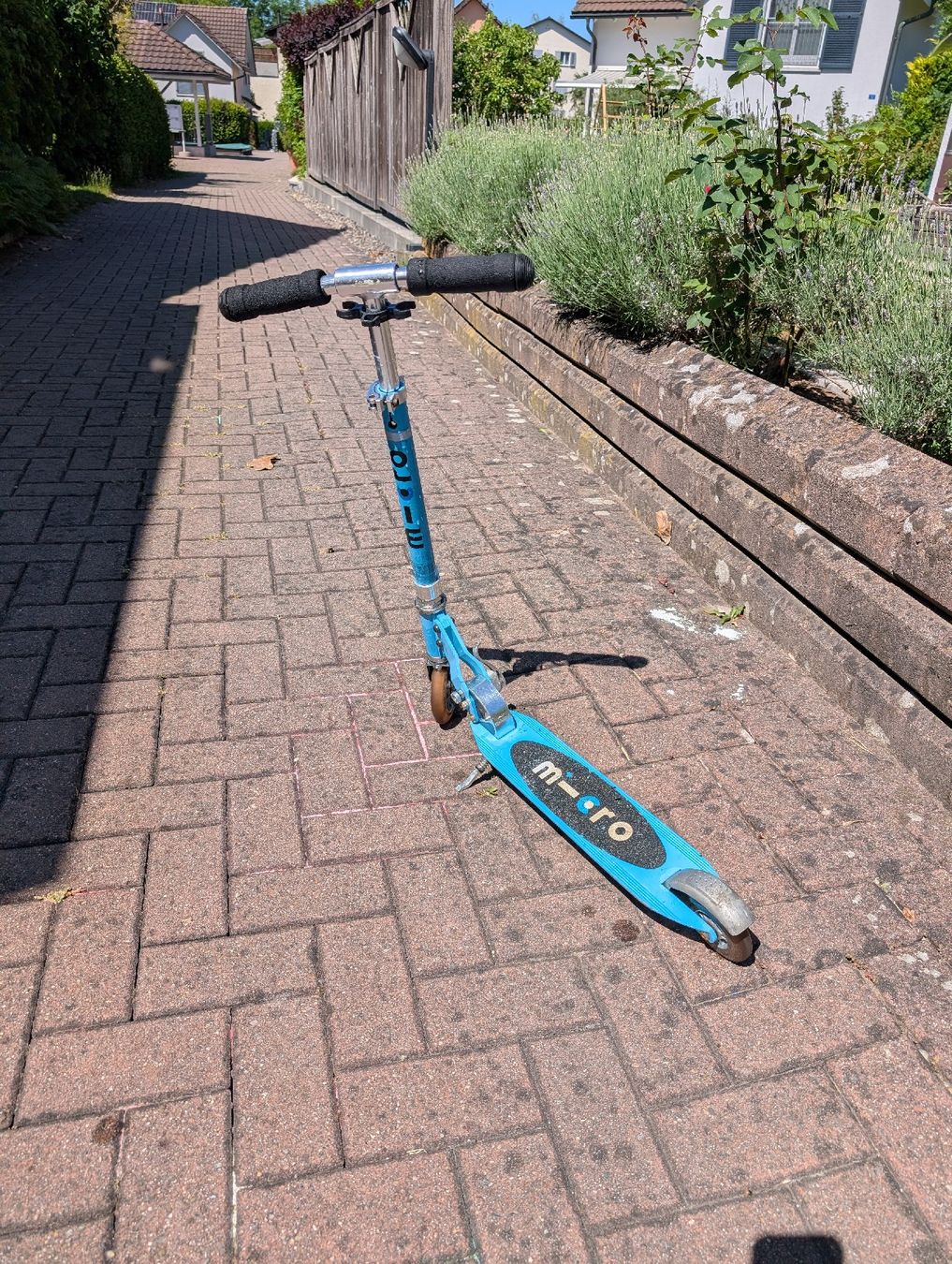 Micro Kickboard: Micro Roller, blau,  – Usato da Obfelden venduto da jergo 1