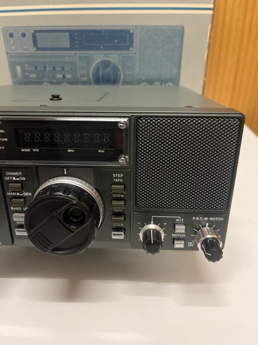 Icom Radiocomunicazione: Icom IC-R70 Communications Receiver mit Originalverpackung – Usato da Dettighofen venduto da Moshop 3