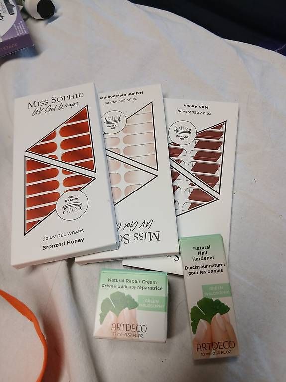 Unghie finte: Nagelkosmetik  – Nuovo e nell'imballaggio originale da Brugg AG venduto da yan_d52c