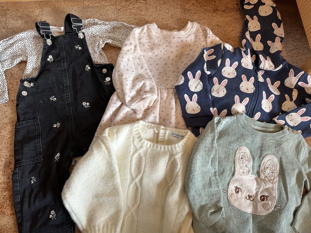 Lot (Bundle) De Vêtements Pour Petite Fille - Taille 12 à 18 Mois - Occasion Très Bon état