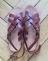 Petite Mendigote. Sandales en cuir. Pointure 37