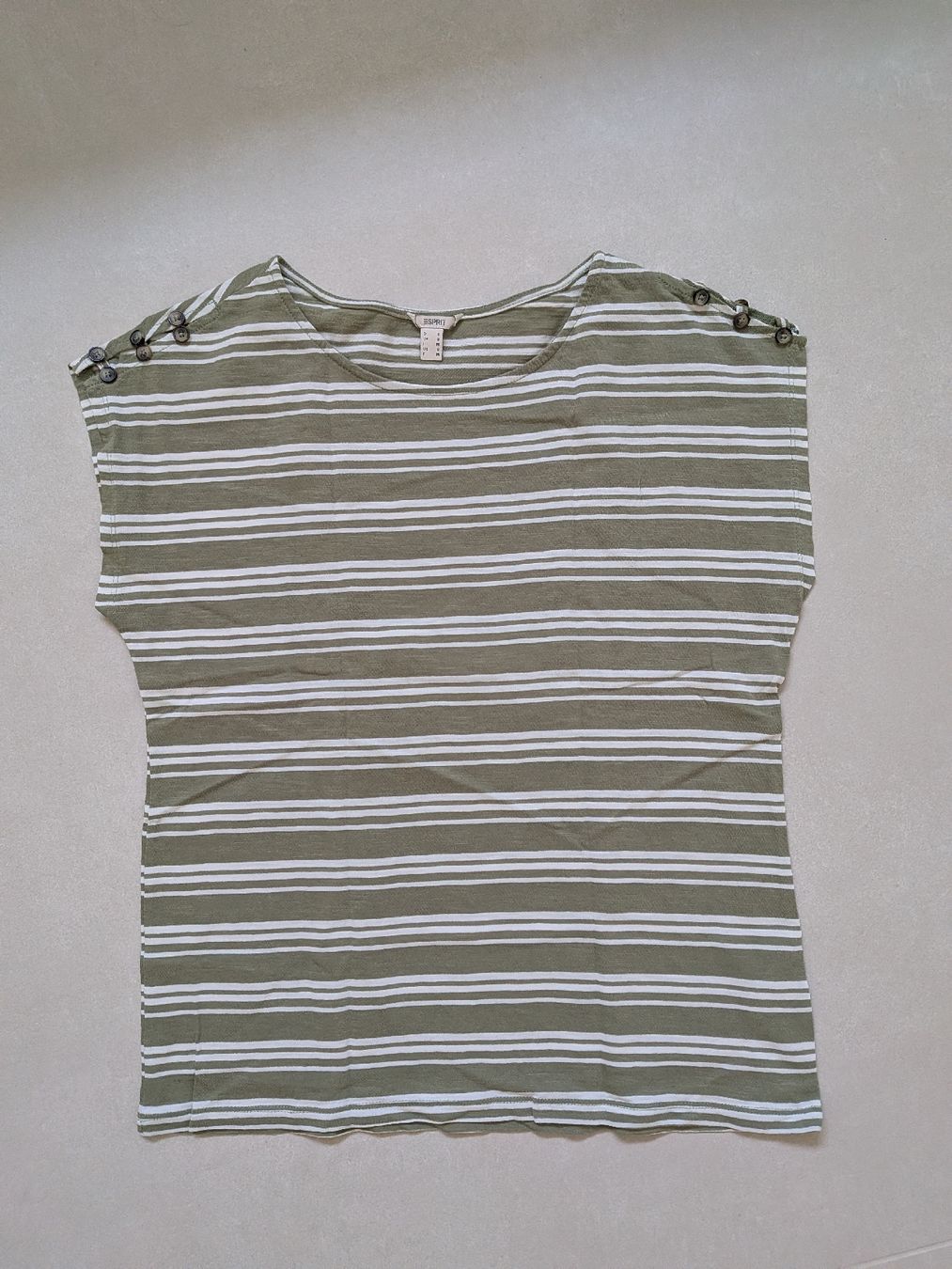 Esprit T-shirt: Esprit Shirt Grösse S, neuwertig – Usato da Eschenbach SG venduto da SanFranciscoCalifornia