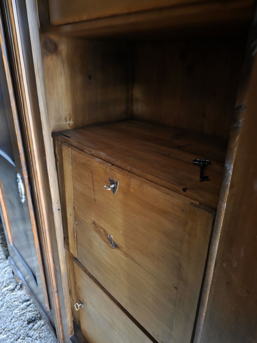 Armadi: antik armoire fribourgeoise sapin – Nuovo (secondo la descrizione) da Mittelhäusern venduto da mis_6kgm 1