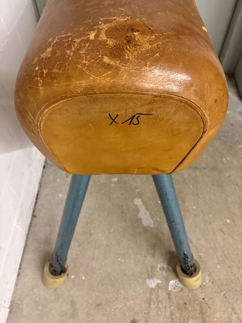 Alder+Eisenhut Hometrainer: Turngerät Sprungbock, Leder Vintage Retro – Gebraucht aus Schleinikon von riet_2026 3