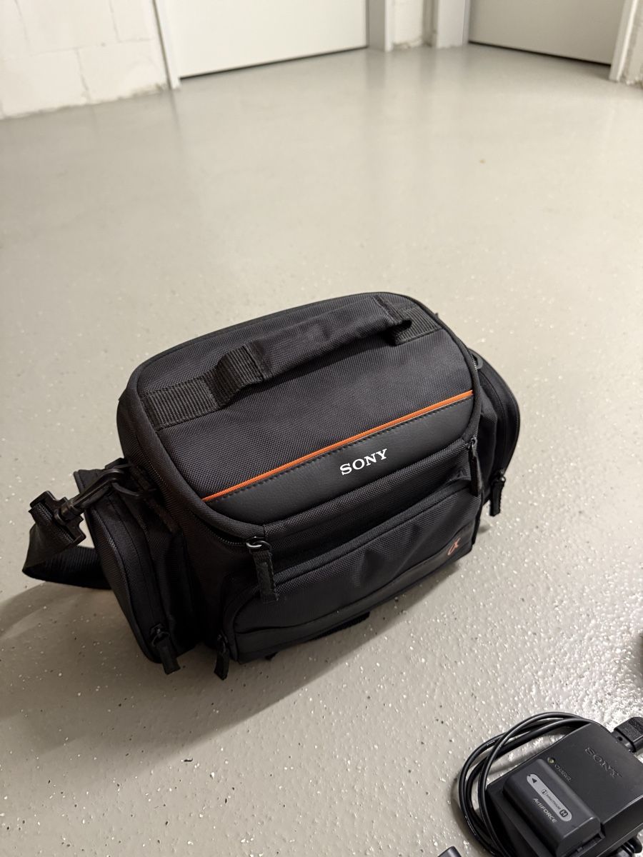 Sony Fotocamera: Sony Alpha A200 – komplettes Set mit 3 Objektiven & Blitz – Usato da Frauenfeld venduto da Pyro_Iced 3