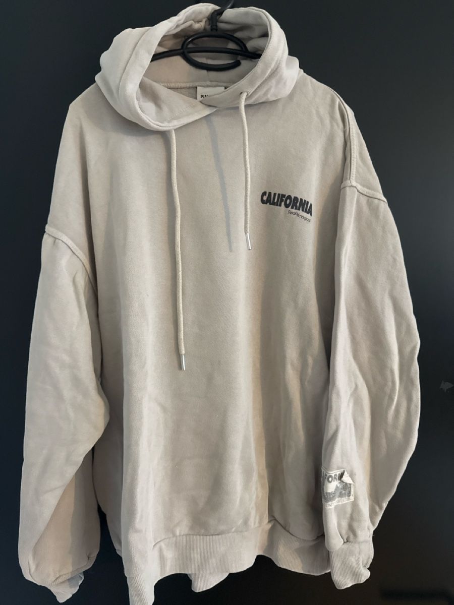 Pull&Bear Pullover & Sweatshirts: Hoodie mit Backprint – Gebraucht aus St. Niklausen LU von car_2562 2