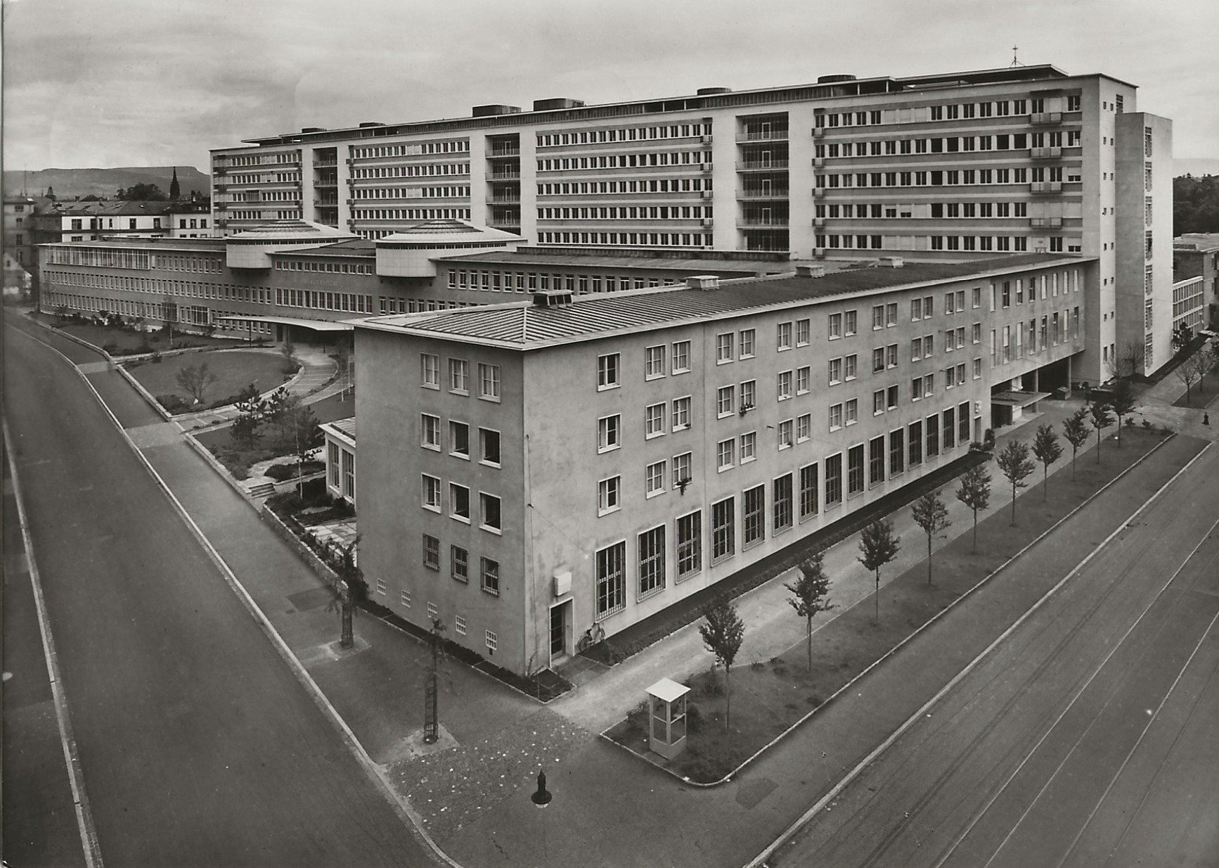 Cartoline postali: Basel, Bürgerspital, 1955 – Usato da Frauenfeld venduto da Merk52