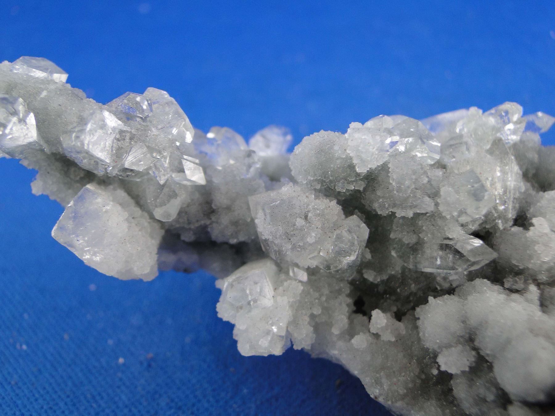 Mineralien & Heilsteine: Apophylit auf Quarz var Chalcedony – Gebraucht aus Schinznach Bad von Demerald 4
