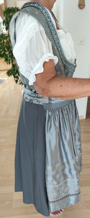 Vestiti: Kärntner Dirndl Hellblau der Marke Landhaus – Nuovo (secondo la descrizione) da Hunzenschwil venduto da MuellerAarau 1
