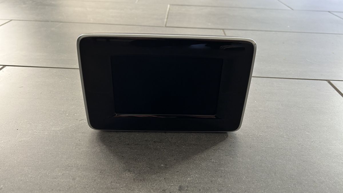 Monitor: Mercedes Display – Usato da Chur venduto da Bsticky