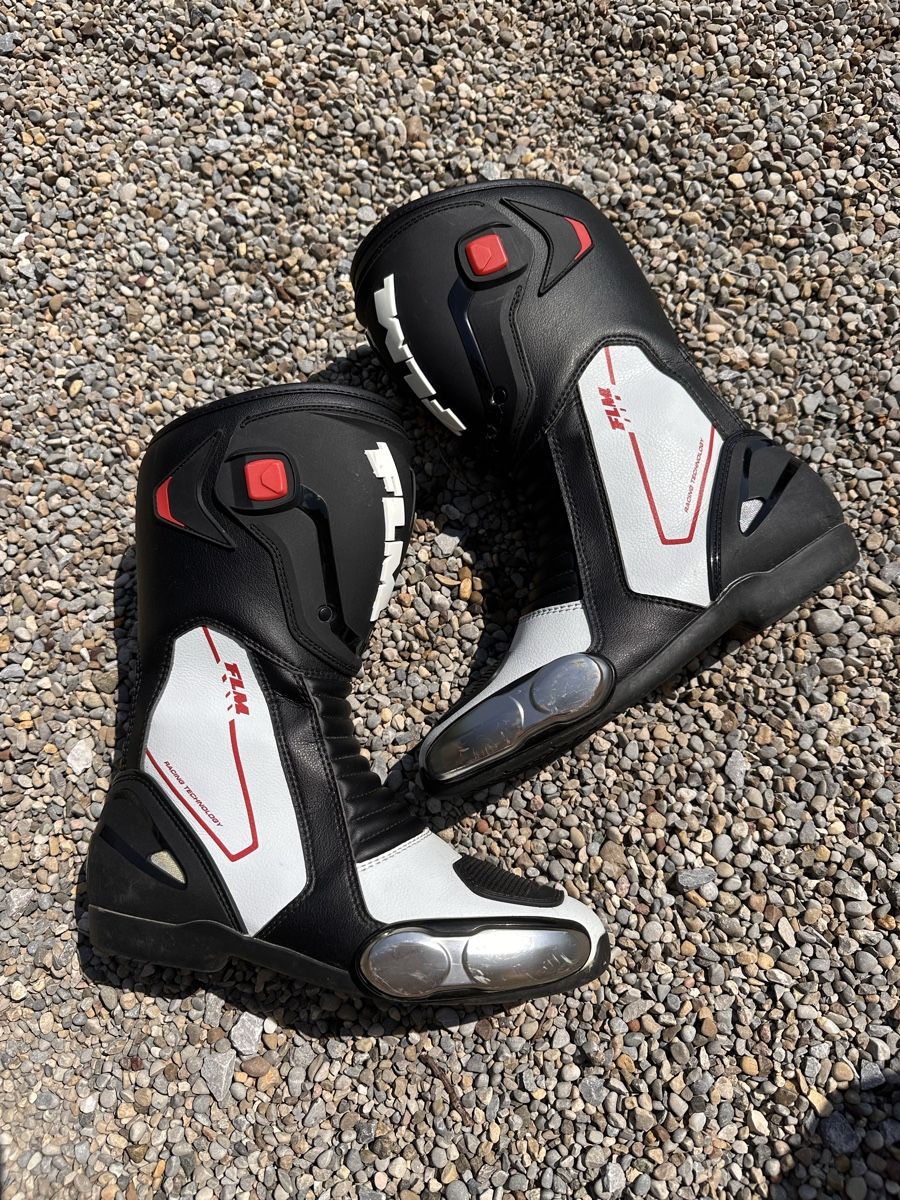 FLM Scarpe da donna: Motorradschuhe FLM – Usato da Flawil venduto da LilaMH 1