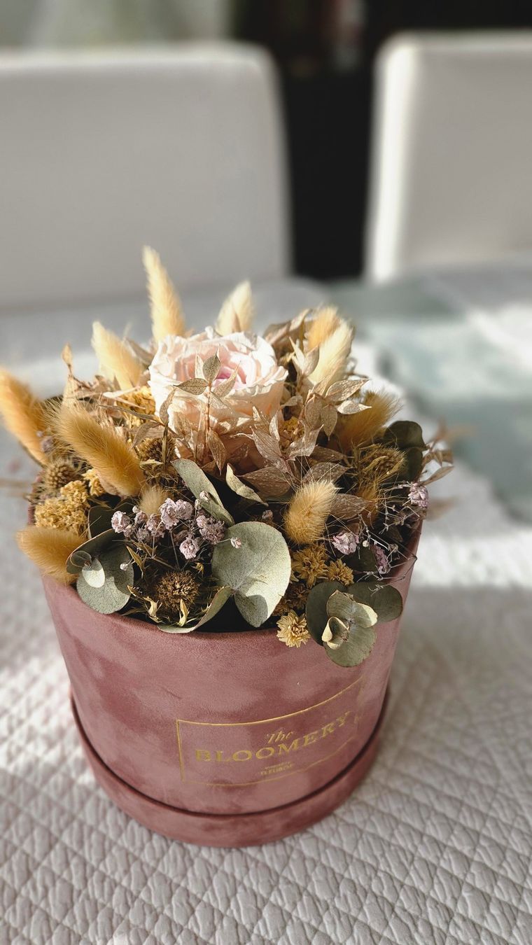 Tutte le decorazioni: Flowerbox Trockenblumen Gesteck Samtbox rosé Boho Style – Usato da Gossau ZH venduto da LeoniesDeko 7