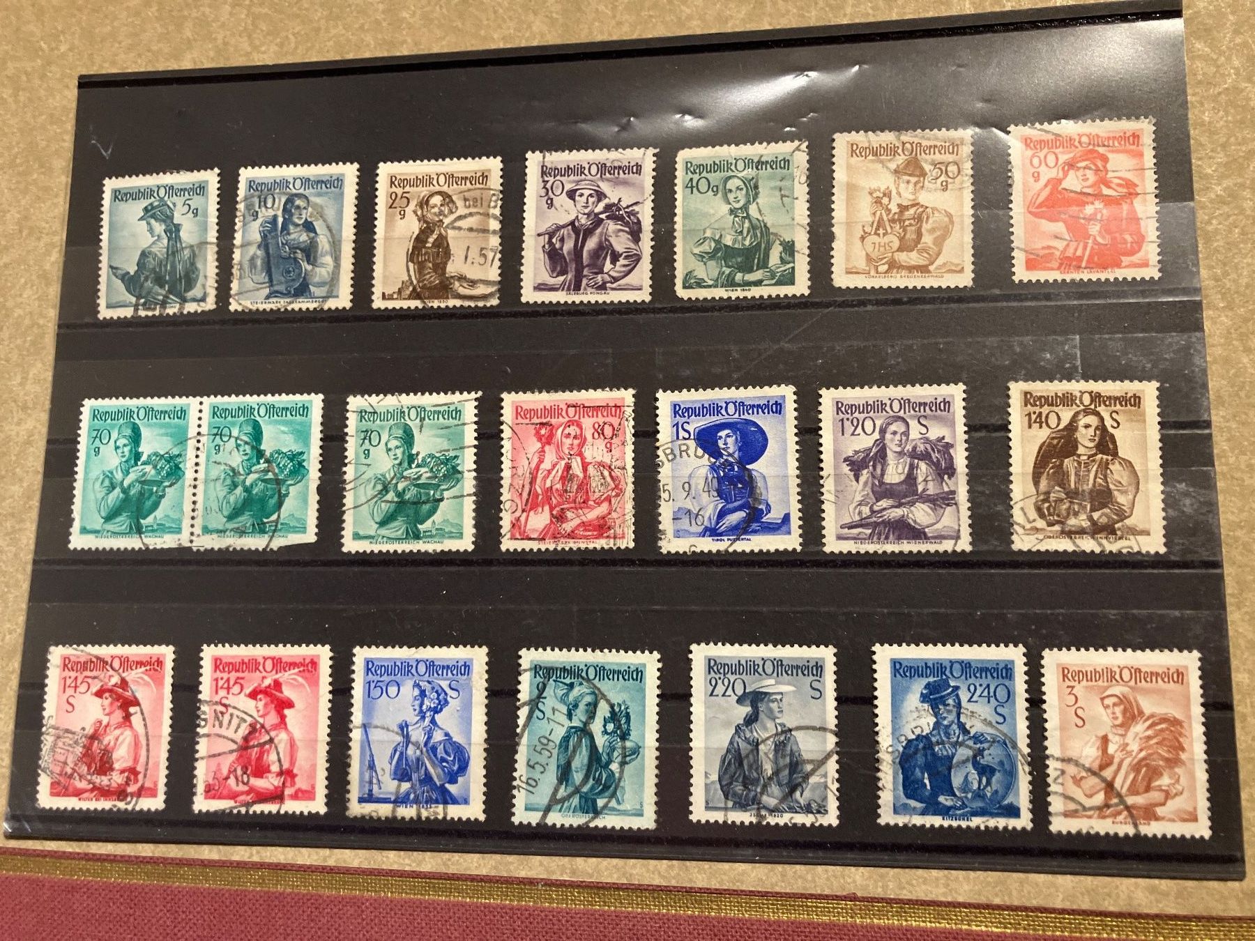 Alle Briefmarken: Republik Österreich Trachten – Gebraucht aus Cunter von Bicasi58