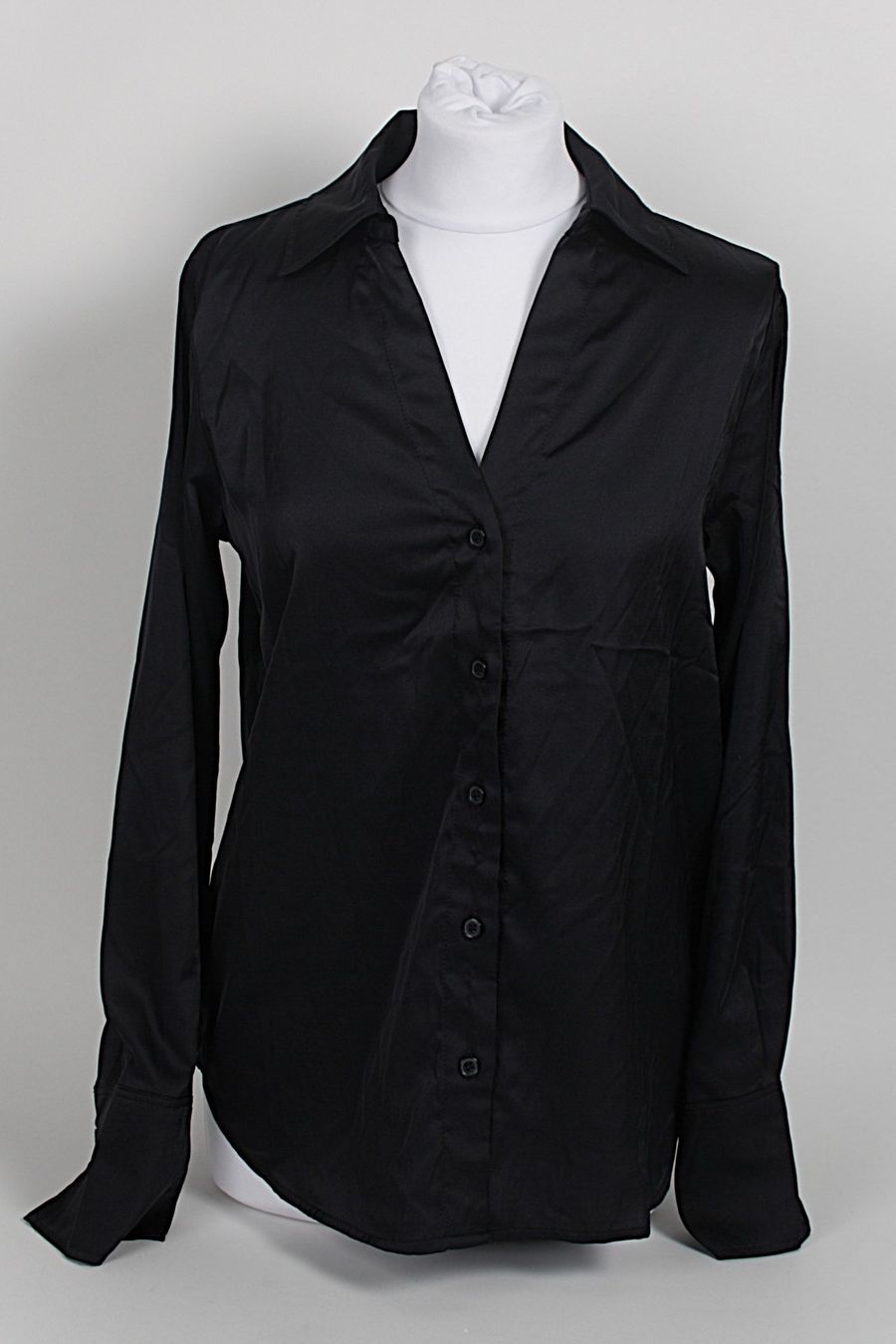 H&M Chemisiers: H&M Bluse schwarz Gr. S – D'occasion à Zollikofen par Restwert_Zollikofen