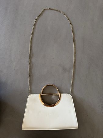 Handtasche weiss goldfarbene Applikationen