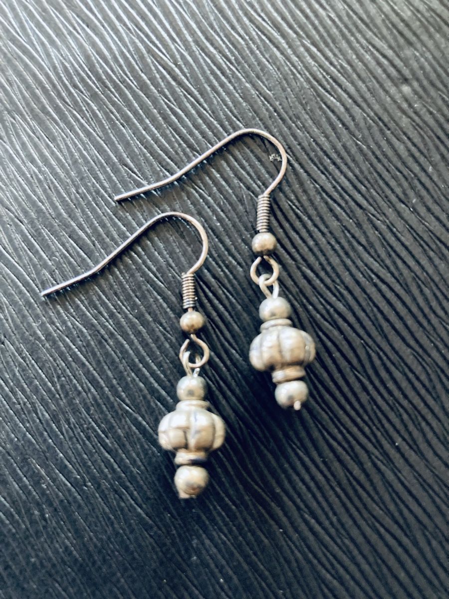 Orecchini pendenti & Orecchini a lobo: Silberfarbene Ohrringe, Handmade, Modeschmuck, Top! – Nuovo (secondo la descrizione) da reigoldswil venduto da ben_fgz7