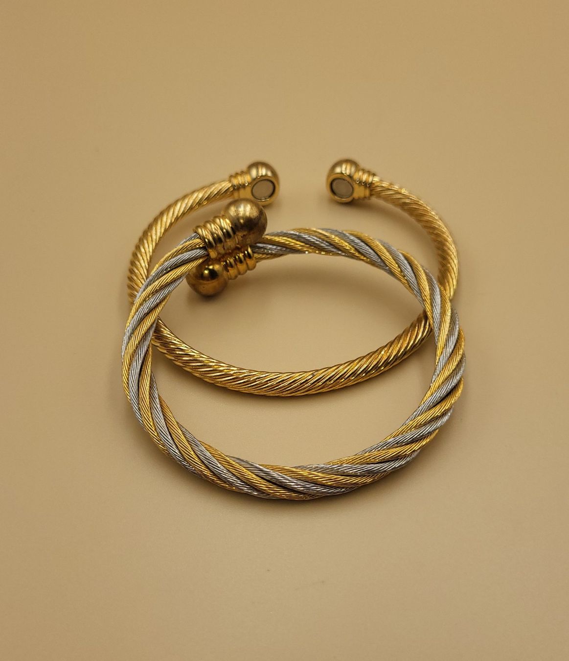 Bracciali & Braccialetti: Goldige Magnet Armreifen – Usato da Wald ZH venduto da SwissPawnshop 1