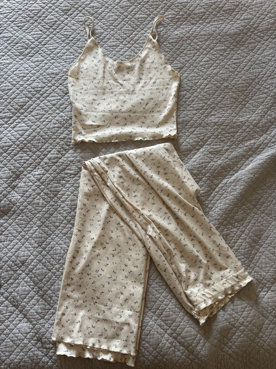 Shein Negligees & Pigiami: Ensemble débardeur et pantalon  – Nuovo (secondo la descrizione) da Lausanne venduto da shabnam.t