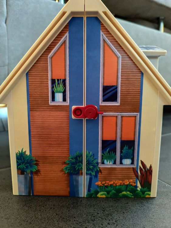  Playmobil Haus zusammenklappbar und tragbar (Gebraucht) in Schöftland Bildidee 