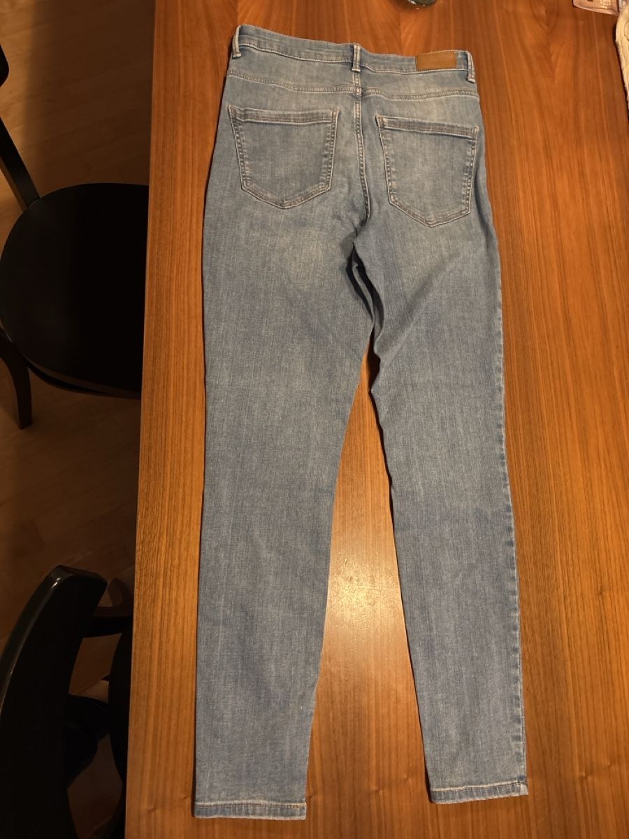 Vero Moda Jeans: Jeans Vero Moda Grösse L/32 – Gebraucht aus Unterentfelden von Lavach 1