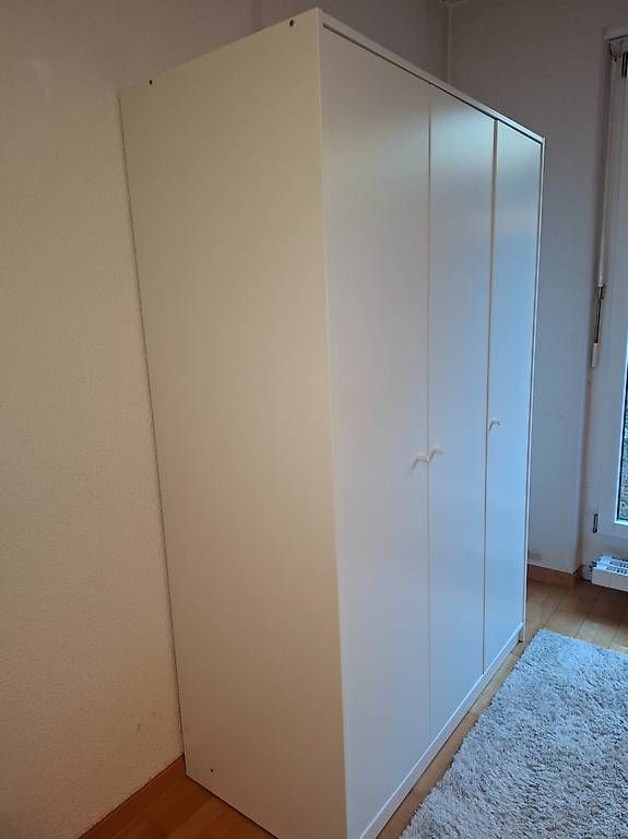 Schränke: Kleiderschrank mit 3 Türen – Gebraucht aus Zürich von lin_tjq6 2
