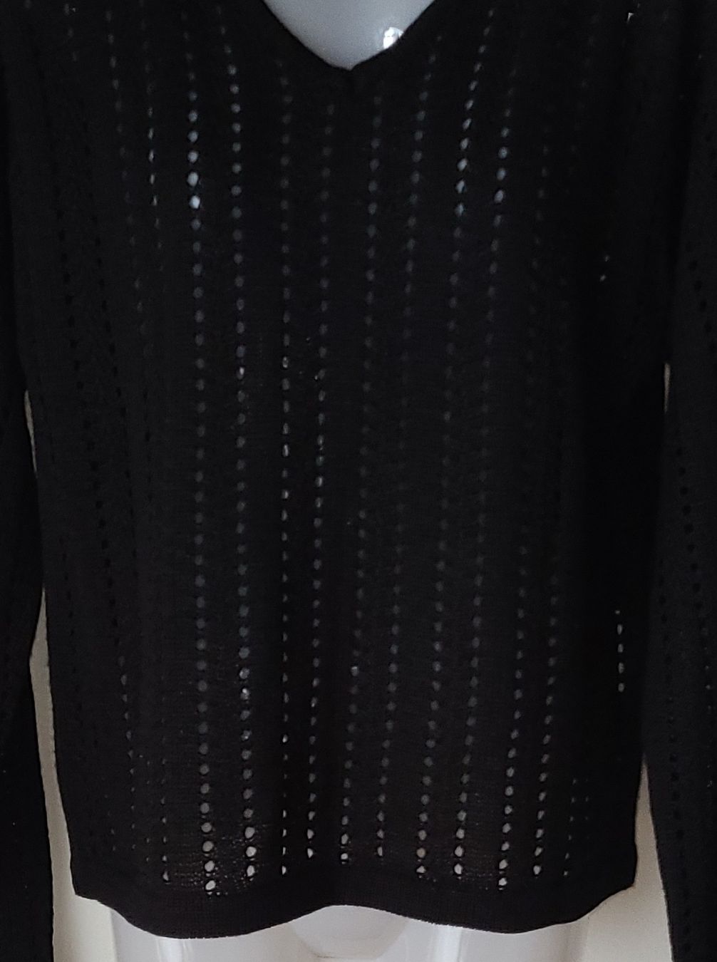 Maglioni & Felpe: Damen Pullover schwarz V-Ausschnitt Strickoptick  – Usato da Horgenberg venduto da Klatschmohnmaria
