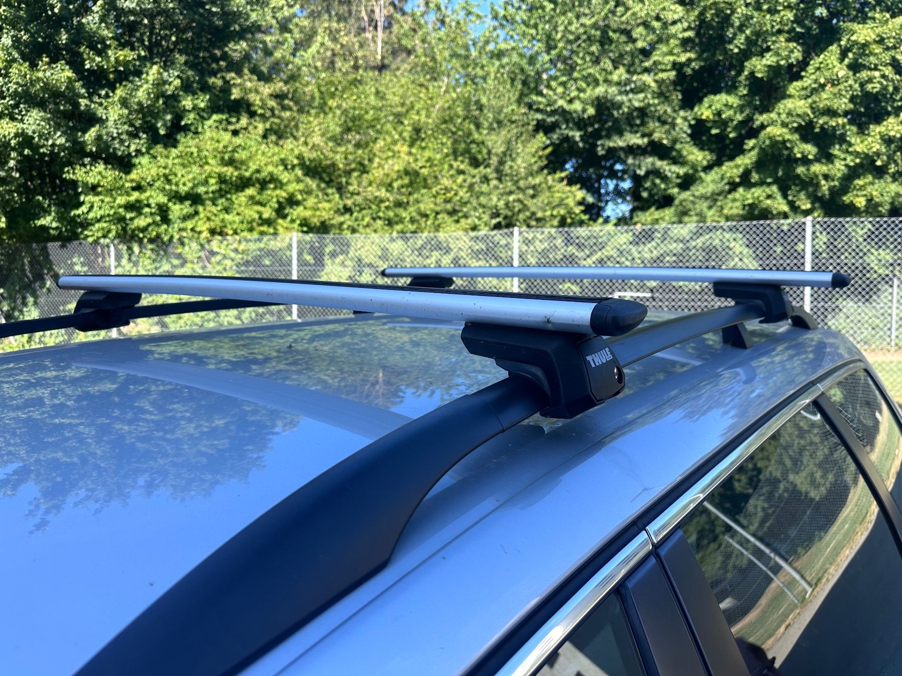 Barres de toit: Dachbox mit THULE Dachträger – D'occasion à Engelburg par Shantaram01 6