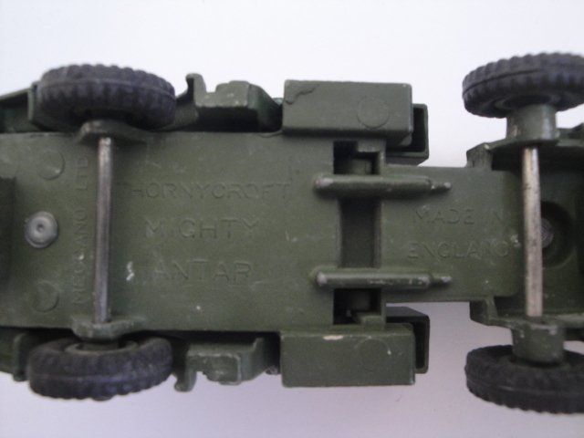 Camion Berliet porte-char Dinky Toys France - Collection