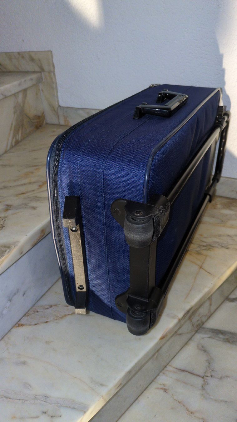 Sonstiges zu Aviatik: Robuster Reisekoffer mit Rollen, blau – Gebraucht aus Schaffhausen von max_c62l 4