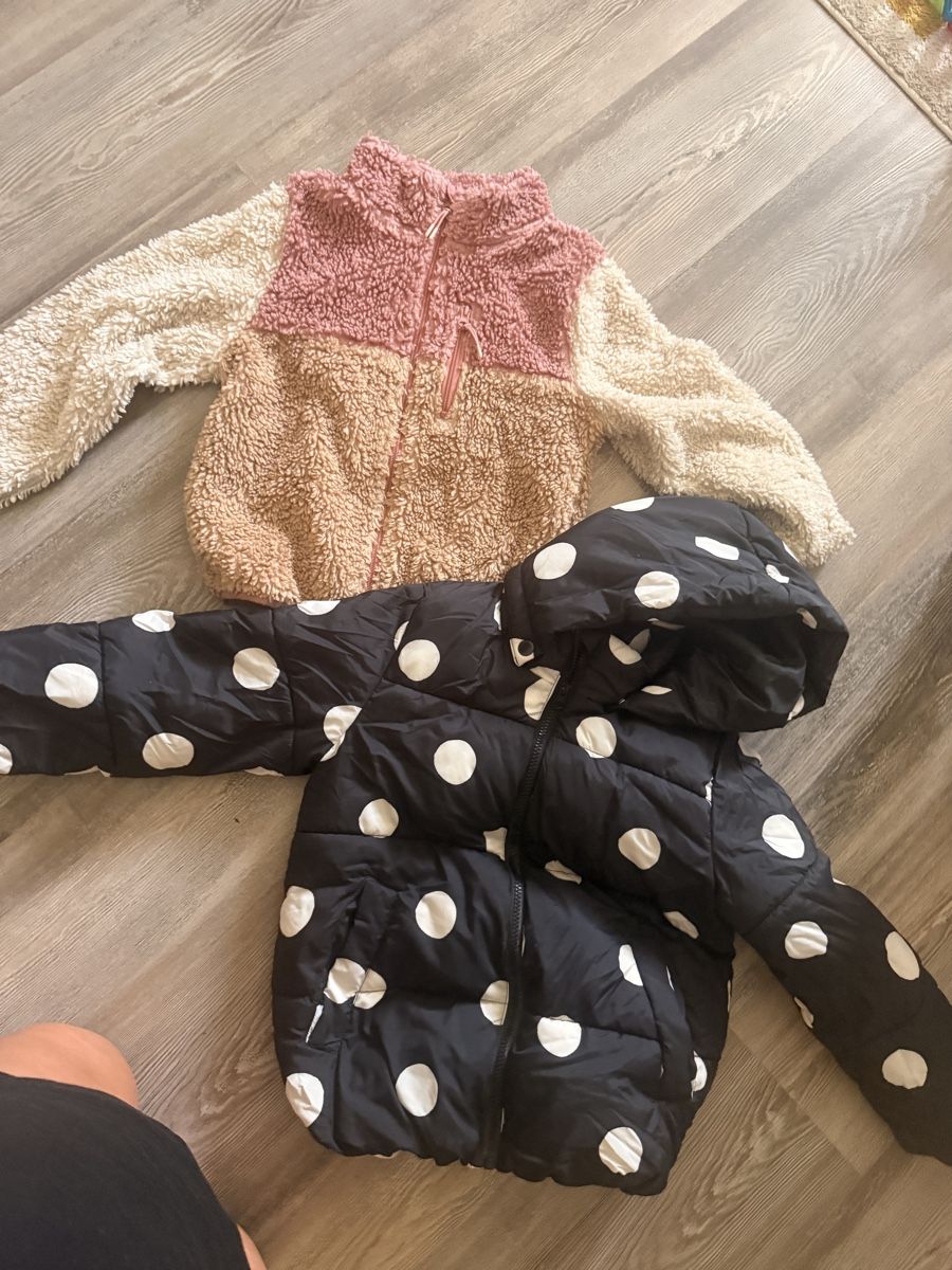H&M Vestes & Manteaux: Herbst & Winterjacke Gr.122/128 H&M – Neuf (Voir description) à Rothrist par ale_h7dz