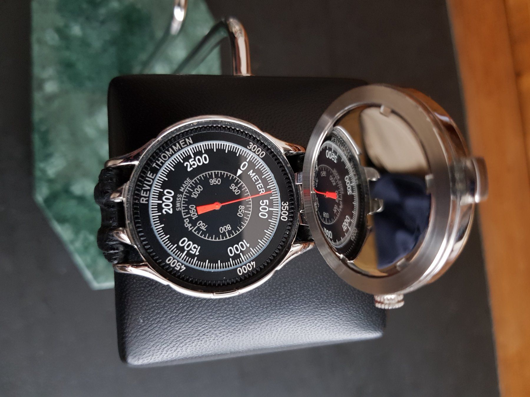 Revue Thommen Orologi: Revue Thommen Kompass Altimeter – Usato da Calpiogna venduto da Nerowolf 2